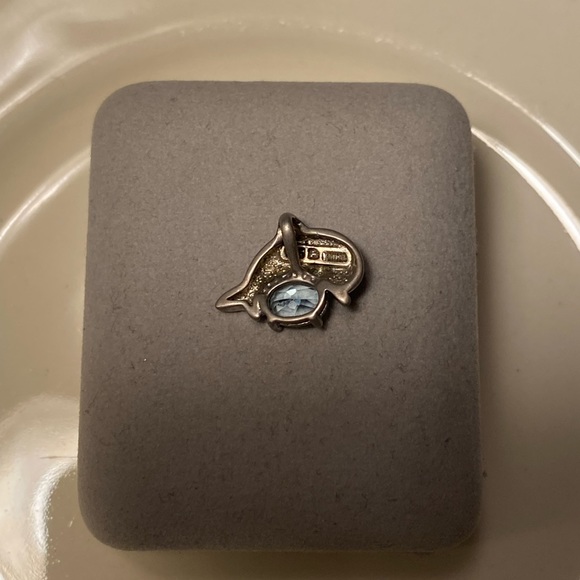 ๐ Vintage adorable 925 sterling silver, blue topaz dolphin slider pendant. - Picture 6 of 9